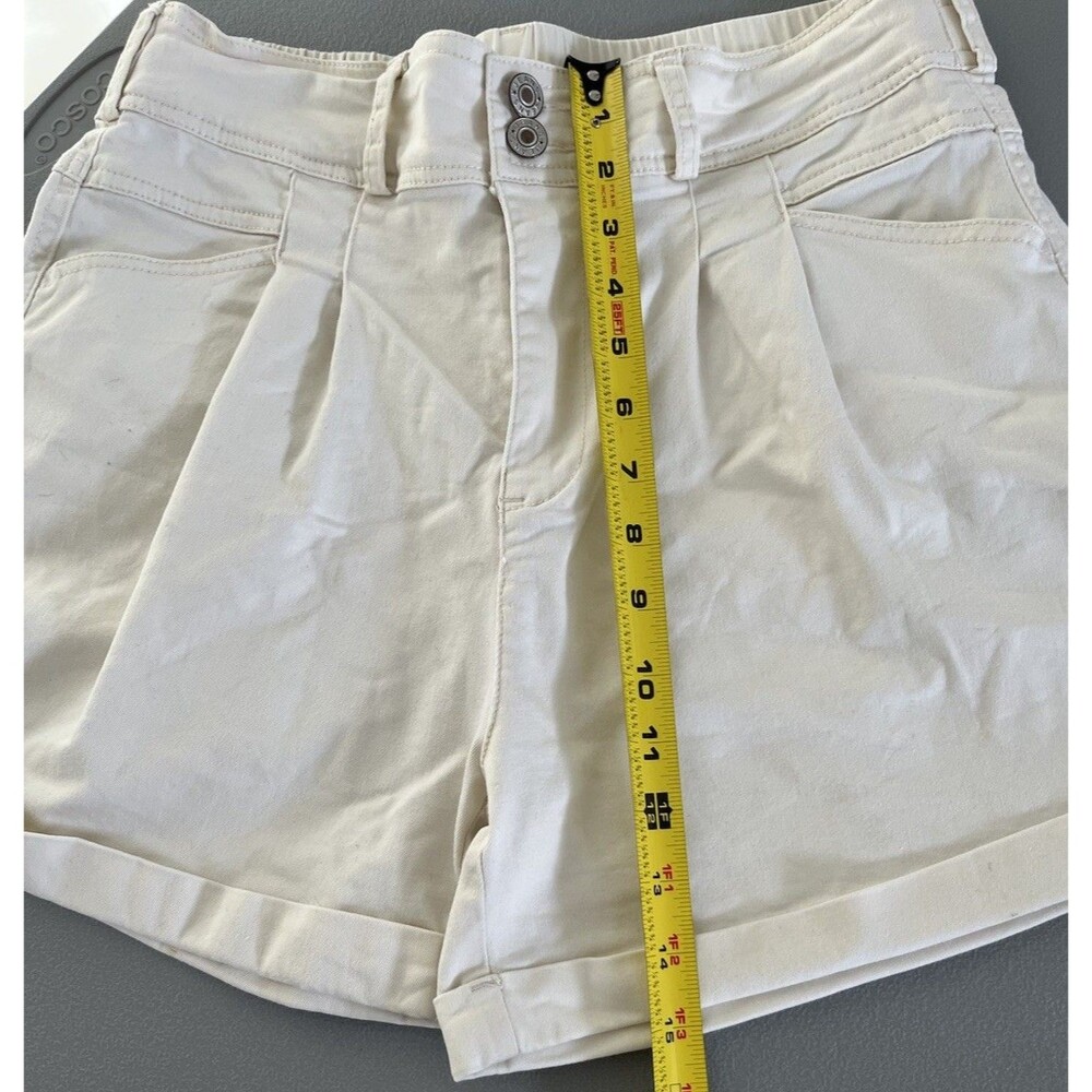 Women’s Pleated Front Shorts Large Ivory Elastic Back Folded Hem Pockets Baggy - Picture 5 of 6